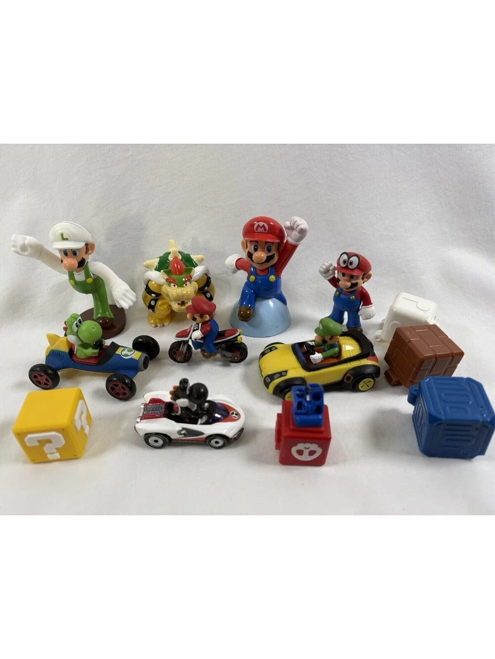 Nice Lot of Nintendo Super Mario Bros. Action Figures